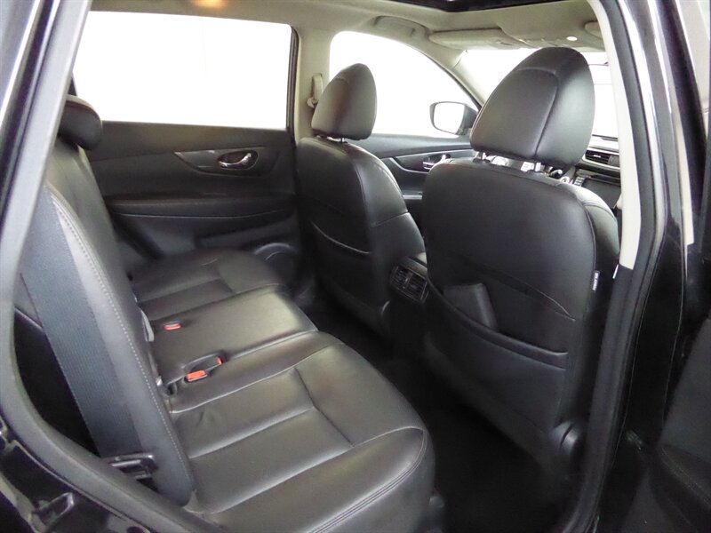 2016 Nissan Rogue SL photo 29