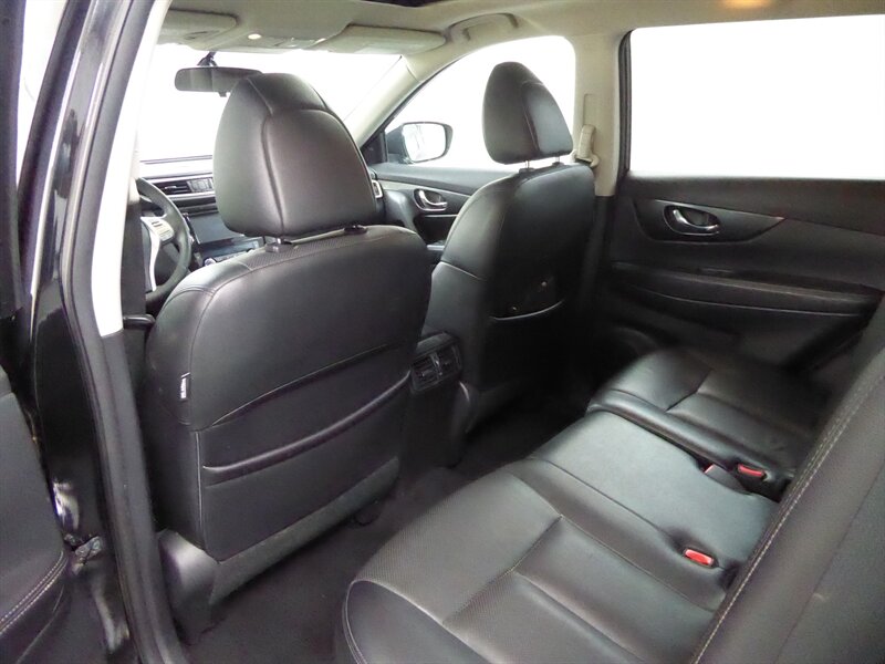 2016 Nissan Rogue SL photo 26