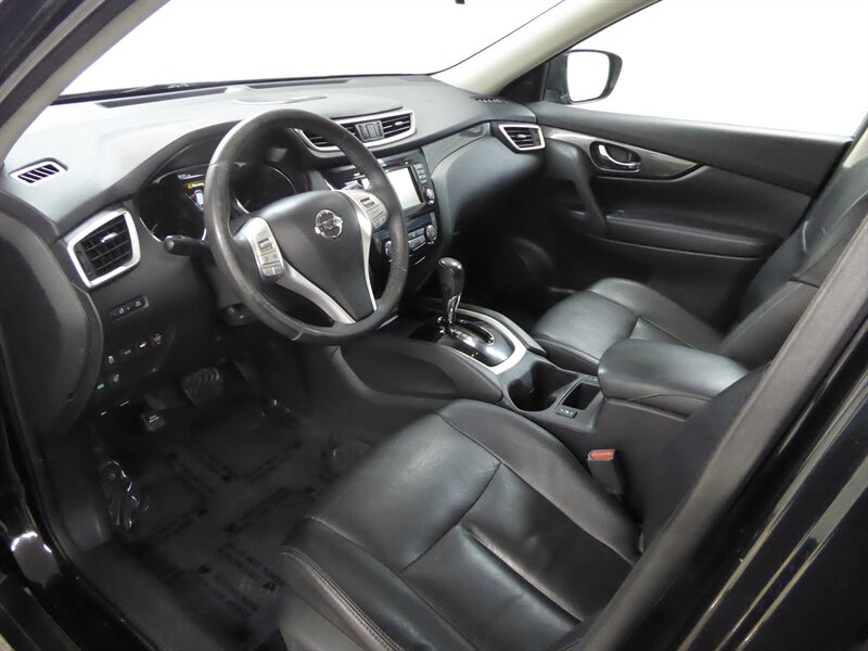 2016 Nissan Rogue SL photo 18