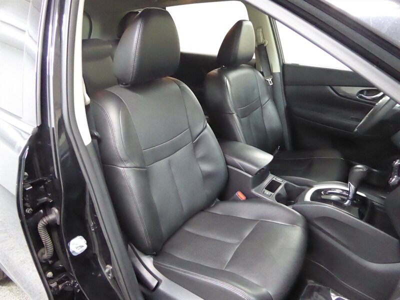 2016 Nissan Rogue SL photo 23