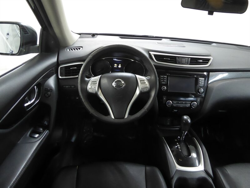 2016 Nissan Rogue SL photo 9