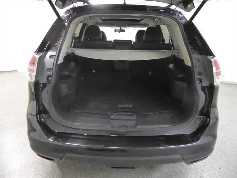 2016 Nissan Rogue SL photo 32