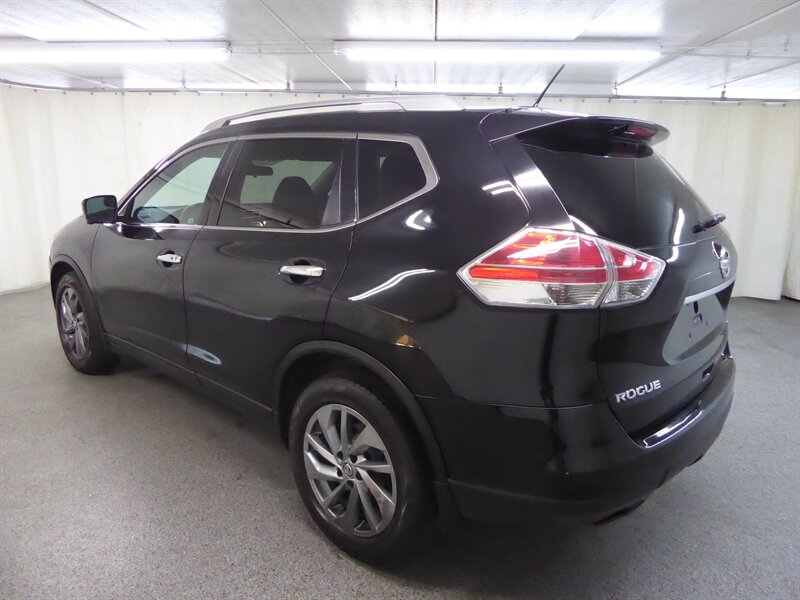 2016 Nissan Rogue SL photo 4