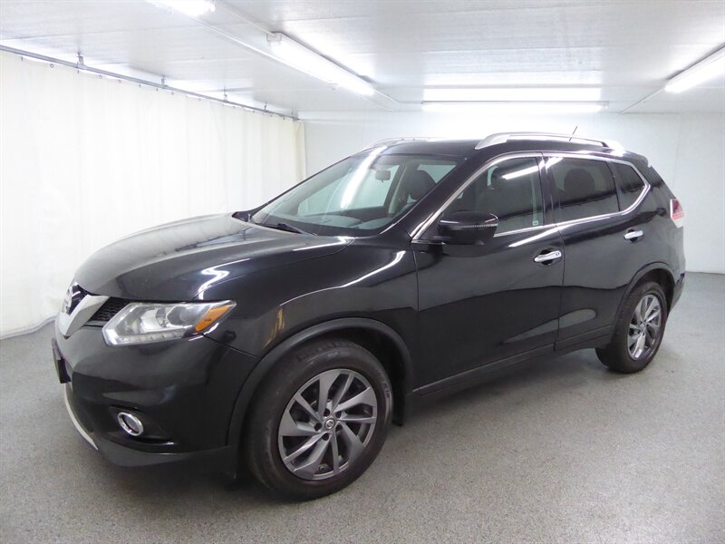2016 Nissan Rogue SL photo 2