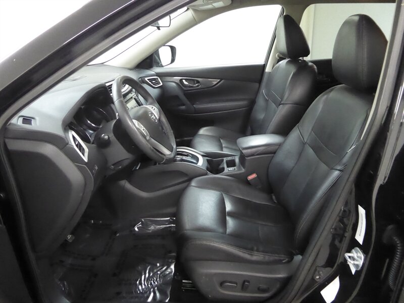 2016 Nissan Rogue SL photo 20