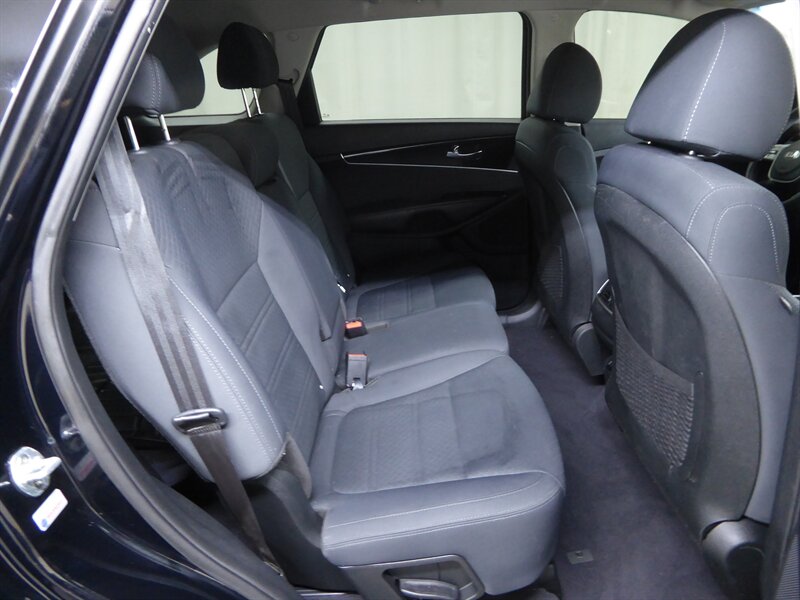 2019 KIA SORENTO - Image 29