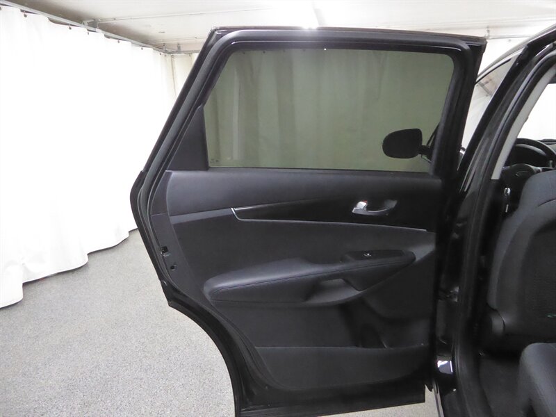 2019 KIA SORENTO - Image 27