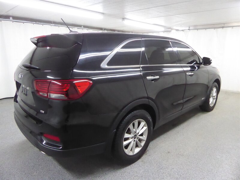 2019 KIA SORENTO - Image 7