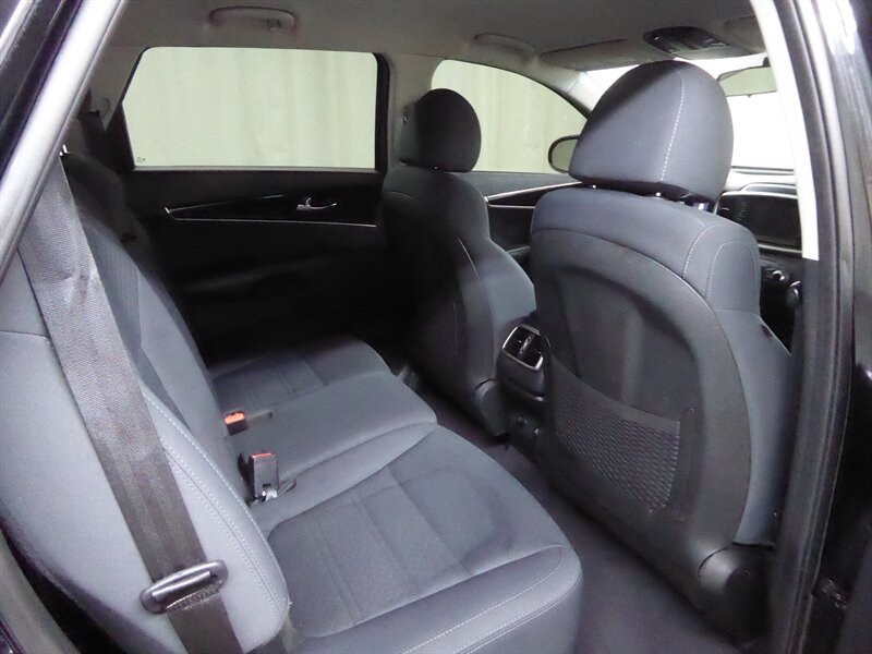 2019 KIA SORENTO - Image 28