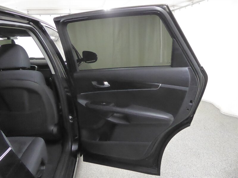 2019 KIA SORENTO - Image 31