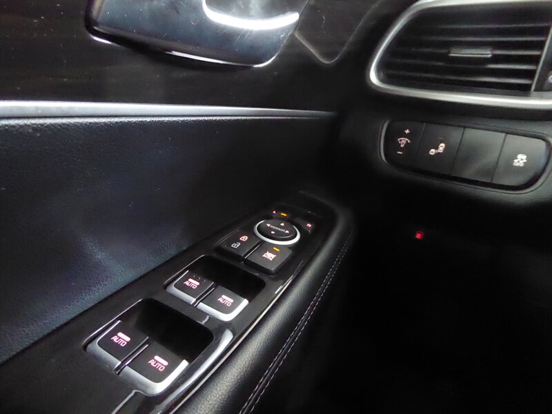 2019 KIA SORENTO - Image 16