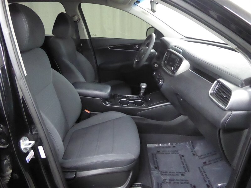 2019 KIA SORENTO - Image 23