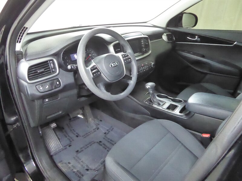 2019 KIA SORENTO - Image 17