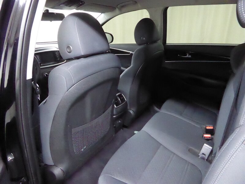 2019 KIA SORENTO - Image 25