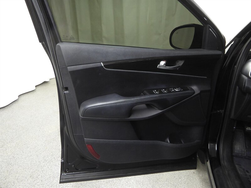 2019 KIA SORENTO - Image 20