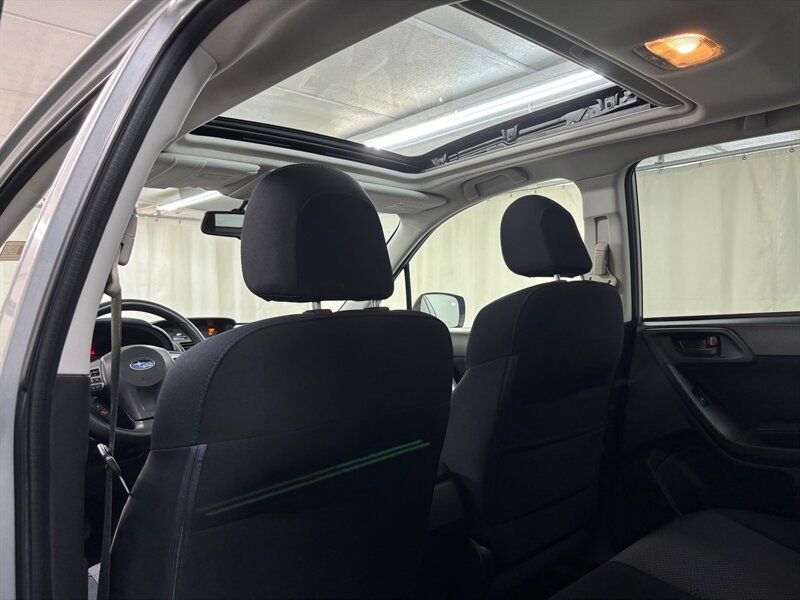 2015 Subaru Forester 2.5i Premium   - Photo 19 - Downers Grove, IL 60515