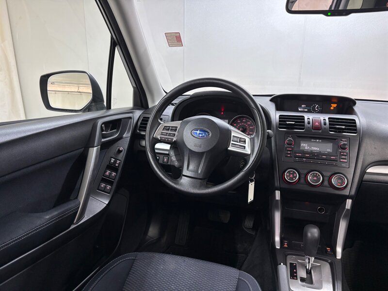 2015 Subaru Forester 2.5i Premium   - Photo 14 - Downers Grove, IL 60515