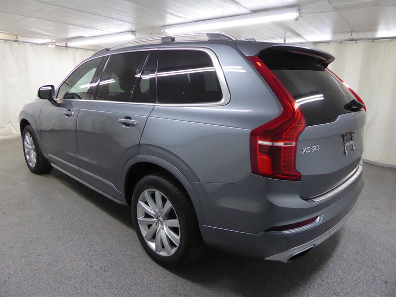 2016 Volvo XC90 T6 Momentum photo 3
