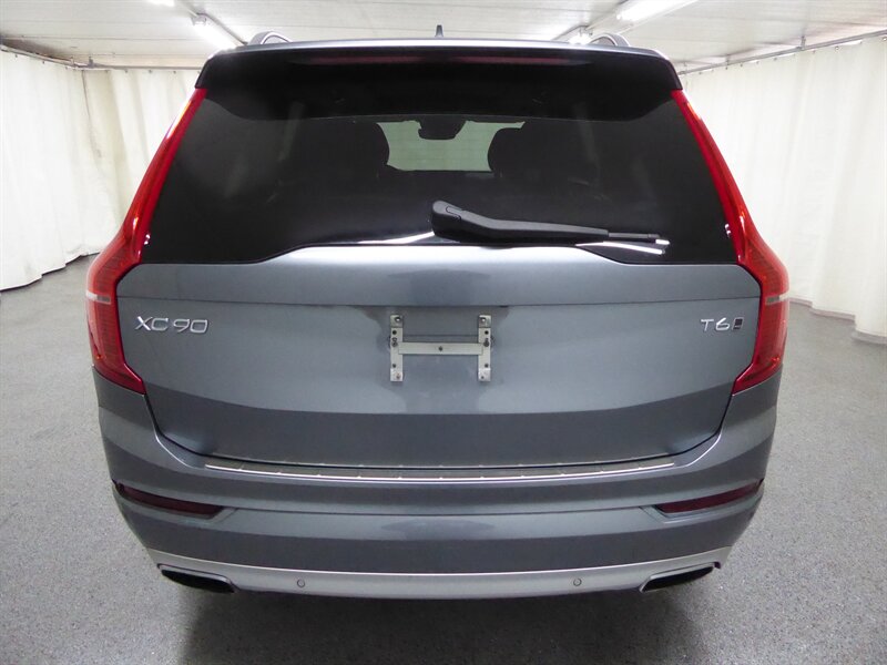 2016 Volvo XC90 T6 Momentum photo 4