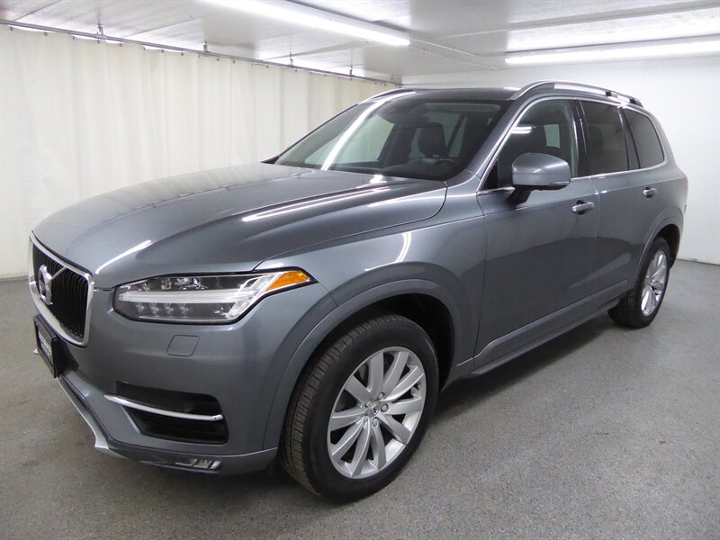 2016 Volvo XC90 T6 Momentum photo 2