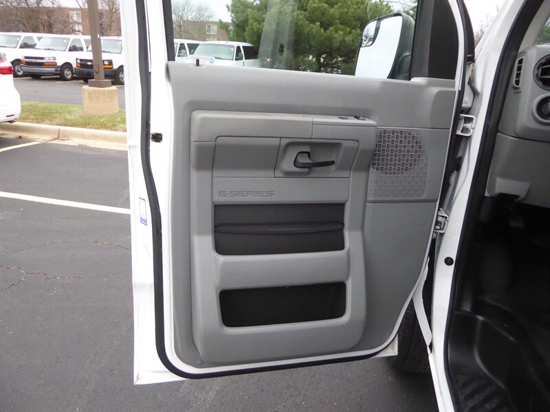 2012 FORD E-350 - Image 18