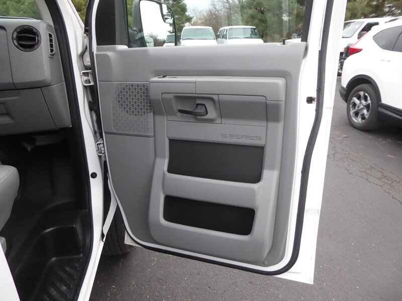 2012 FORD E-350 - Image 22