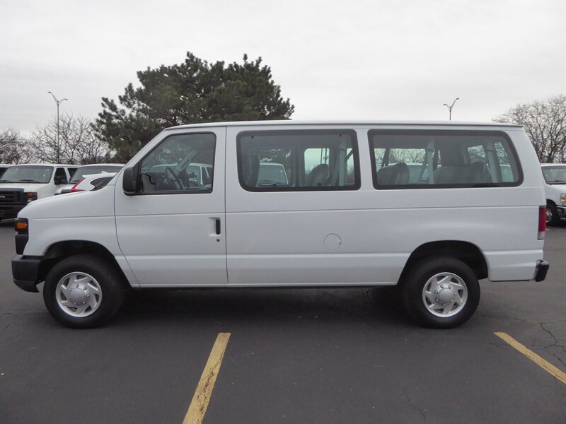 2012 FORD E-350 - Image 4
