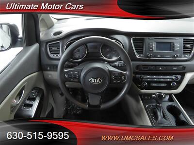2016 Kia Sedona LX   - Photo 10 - Downers Grove, IL 60515
