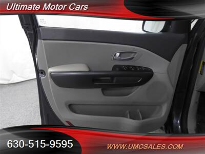 2016 Kia Sedona LX   - Photo 21 - Downers Grove, IL 60515