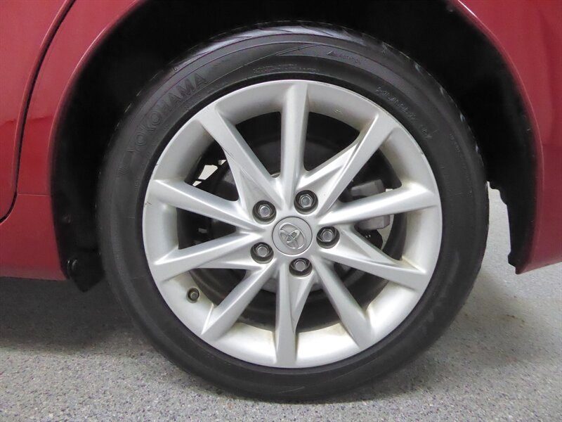 2013 TOYOTA PRIUS V - Image 33