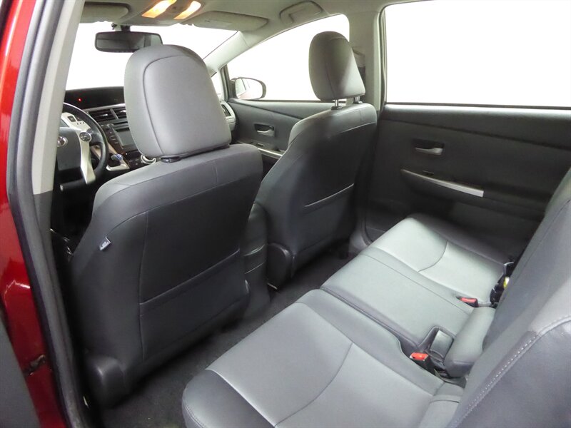2013 TOYOTA PRIUS V - Image 26