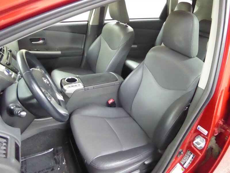 2013 TOYOTA PRIUS V - Image 19