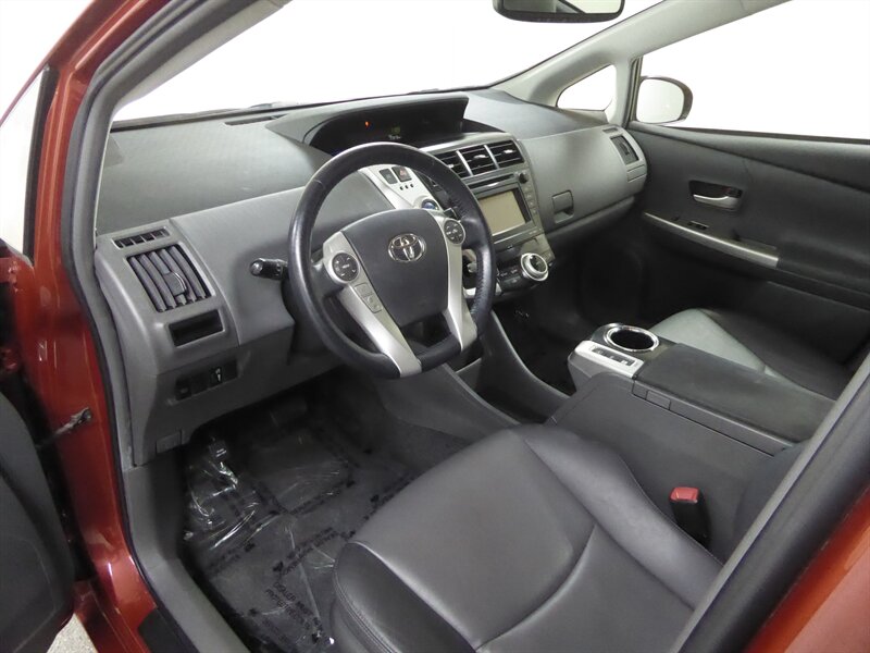 2013 TOYOTA PRIUS V - Image 18