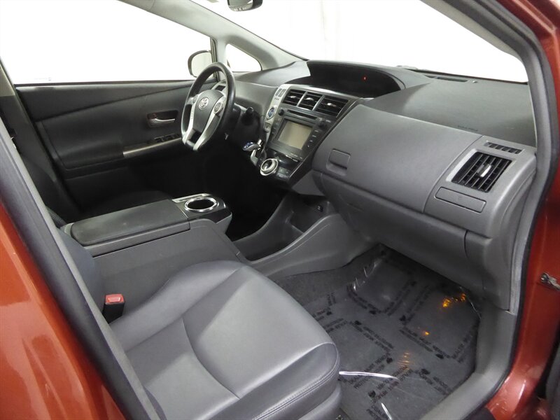 2013 TOYOTA PRIUS V - Image 22