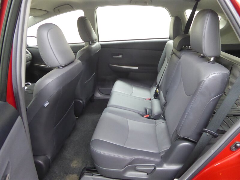 2013 TOYOTA PRIUS V - Image 27