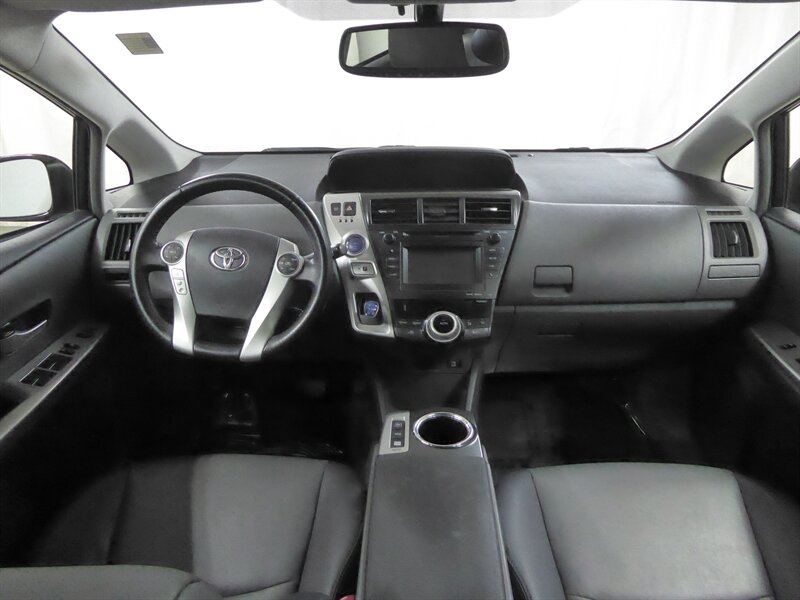 2013 TOYOTA PRIUS V - Image 9