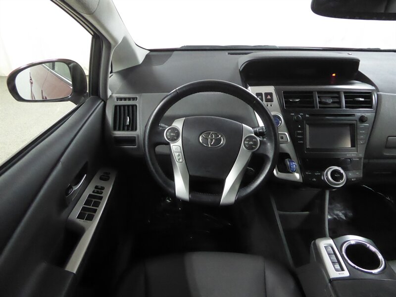 2013 TOYOTA PRIUS V - Image 10