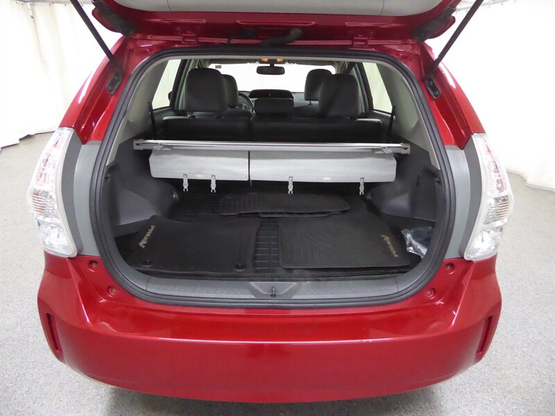 2013 TOYOTA PRIUS V - Image 32