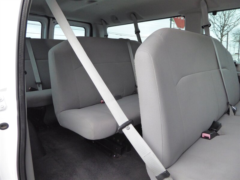 2013 FORD E-350 - Image 24