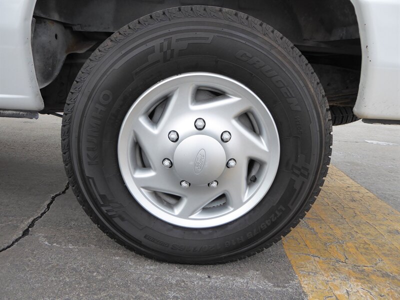 2013 FORD E-350 - Image 25