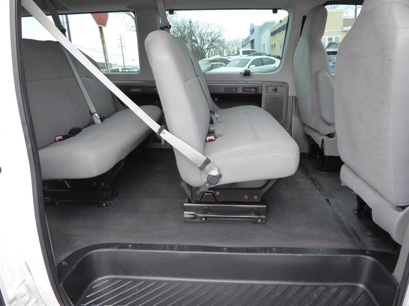 2013 FORD E-350 - Image 23