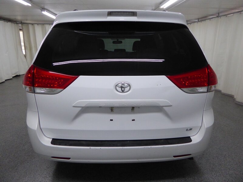 2014 TOYOTA SIENNA - Image 6