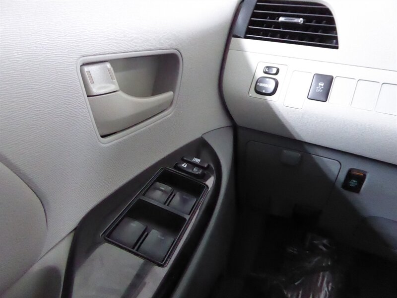 2014 TOYOTA SIENNA - Image 14