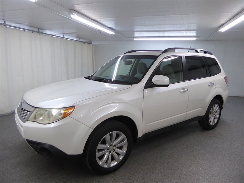 2012 Subaru Forester Premium photo 3