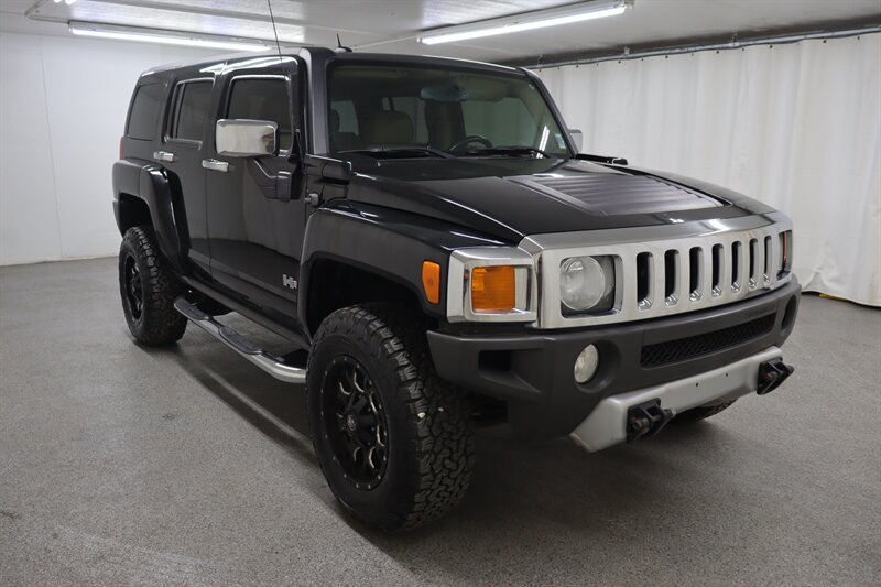 Black 2009 Hummer H3 SUV / Crossover Four-Wheel Drive Automatic
