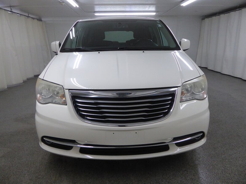 2013 Chrysler Town and Country Touring  