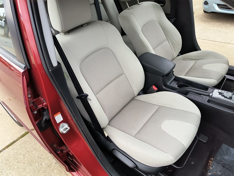 2009 Mazda Mazda3 Hatchback s Sport - Photo 9 - Pittsburgh, PA 15226