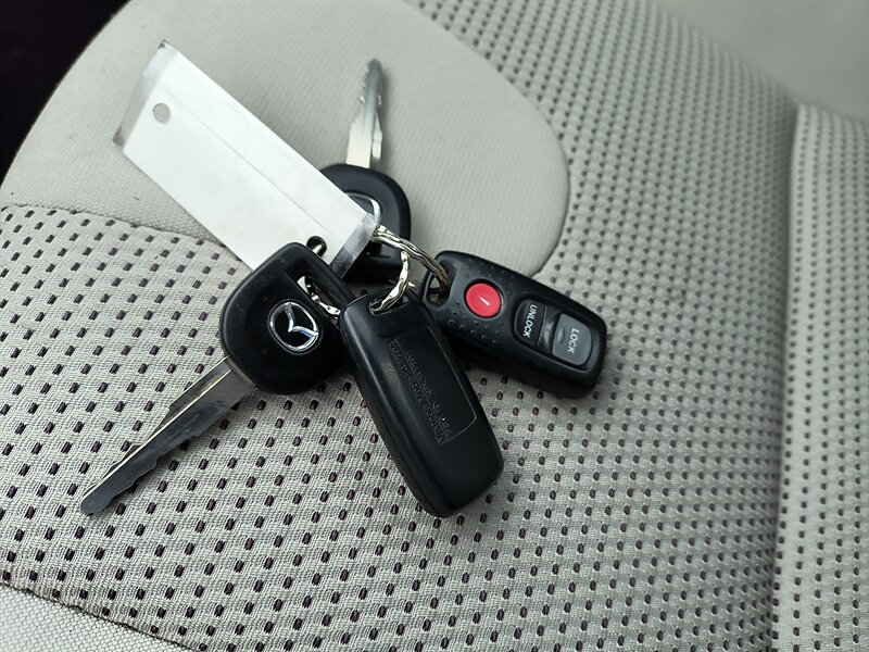 2009 Mazda Mazda3 Hatchback s Sport - Photo 25 - Pittsburgh, PA 15226