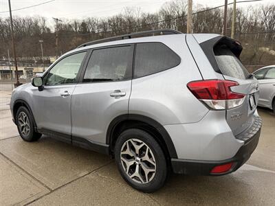 2020 Subaru Forester Premium - Photo 2 - Pittsburgh, PA 15226