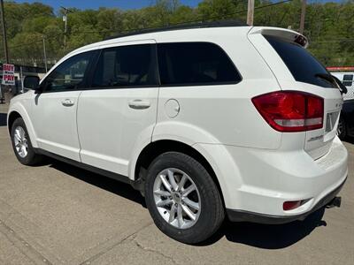 2017 Dodge Journey SXT   - Photo 2 - Pittsburgh, PA 15226